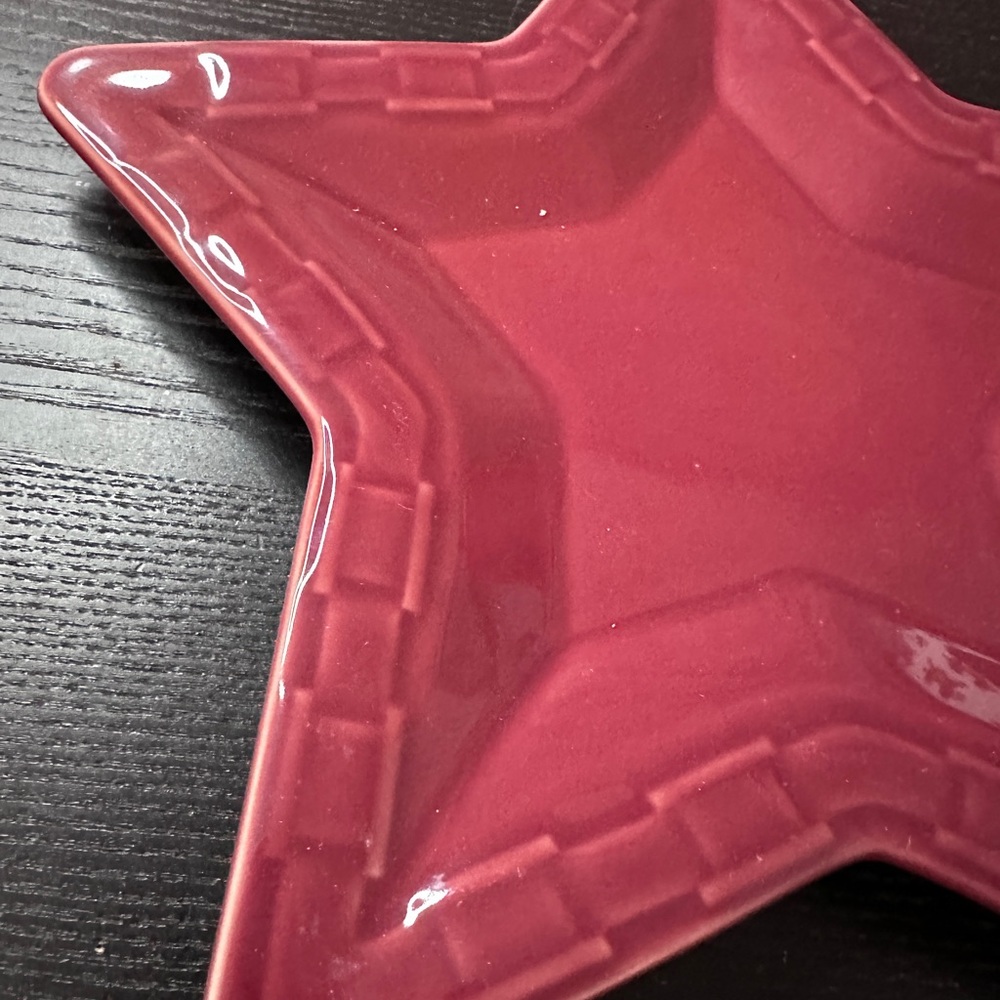 Longaberger Pottery Woven Tradition Paprika Red Star Plate 10” EUC - Picture 2 of 4
